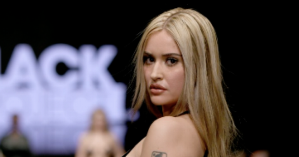 At New York Fashion Week Show, Models Flaunt Seriously Sexy Look in Duct Tape Outfits