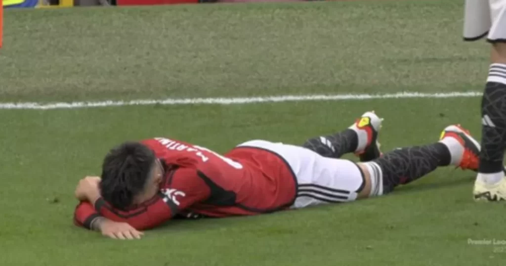 Daily Star: Lesión de Lisandro Martínez aterra a los fanáticos del Manchester United después de que su rodilla quedara aplastada