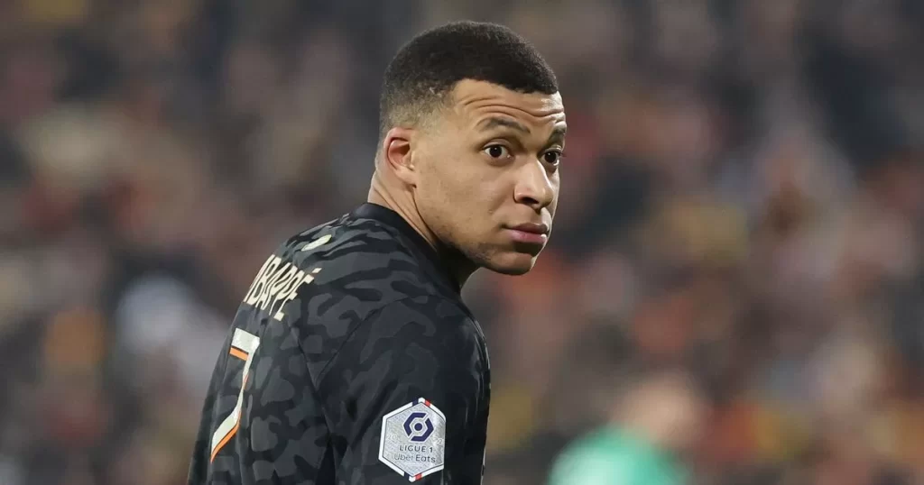 Transfer talks for Kylian Mbappe hit a snag as Real Madrid hold-up alarms Premier League giants – Daily Star