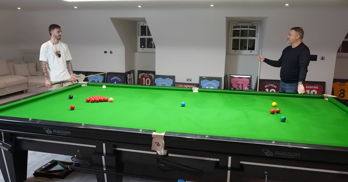 Tour of the incredible games room of James Maddison