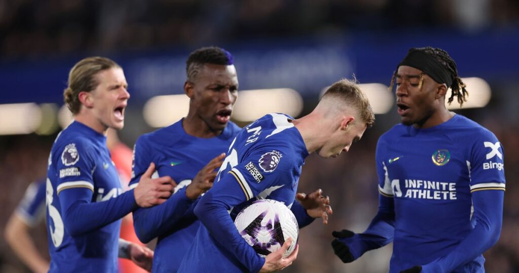 Chelsea players engage in heated shoving match over Cole Palmer penalty despite 4-0 lead – Daily Star