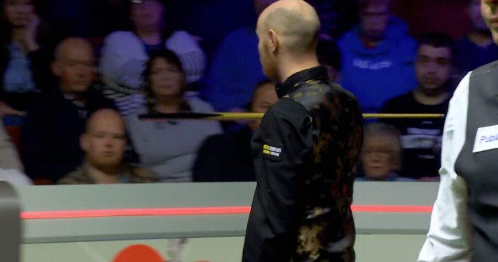Gary Wilson Offers Snooker Cue to Fan After Missing Simple Red at World Championship