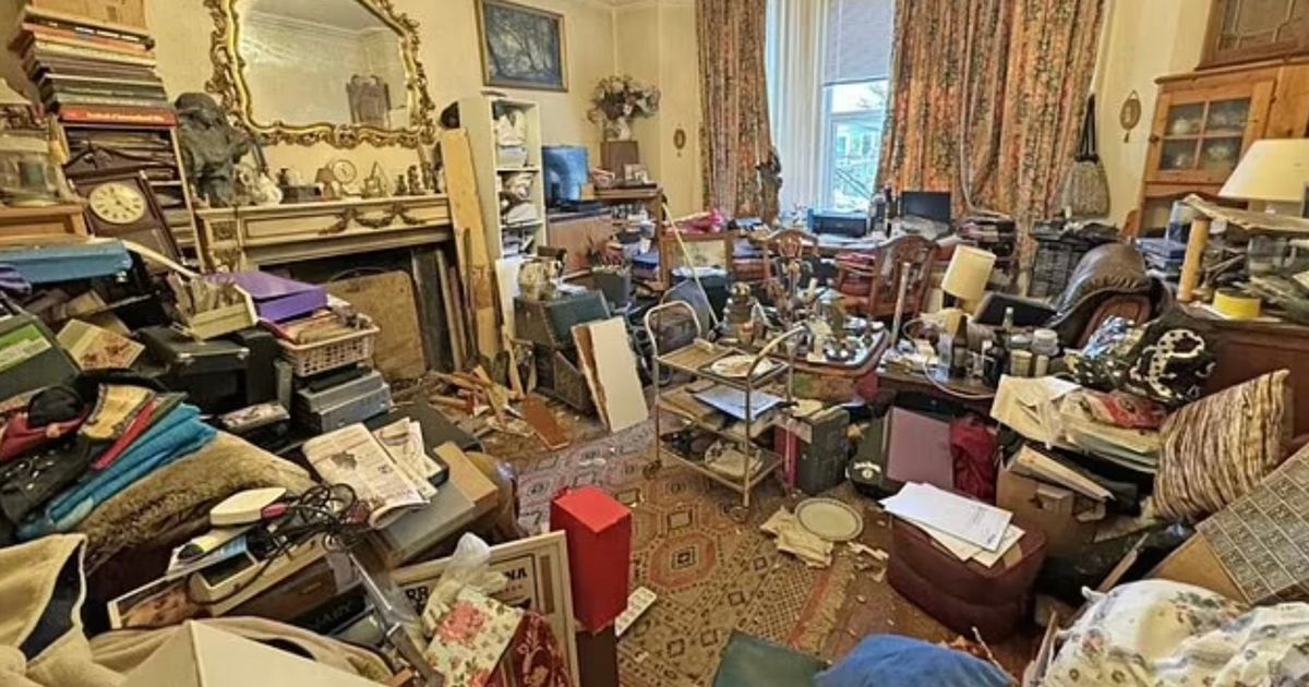 Hoarder’s house on sale for £400k with safety warning for viewings – Daily Star