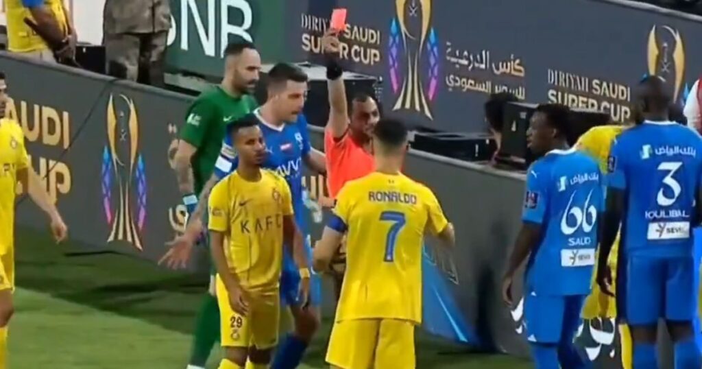 Cristiano Ronaldo shown red card for elbowing opponent and gesturing towards referee – Daily Star