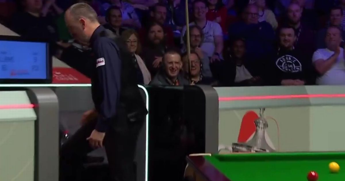 Mark Williams Hands Cue to Fan Before Exiting World Championship – Daily Star